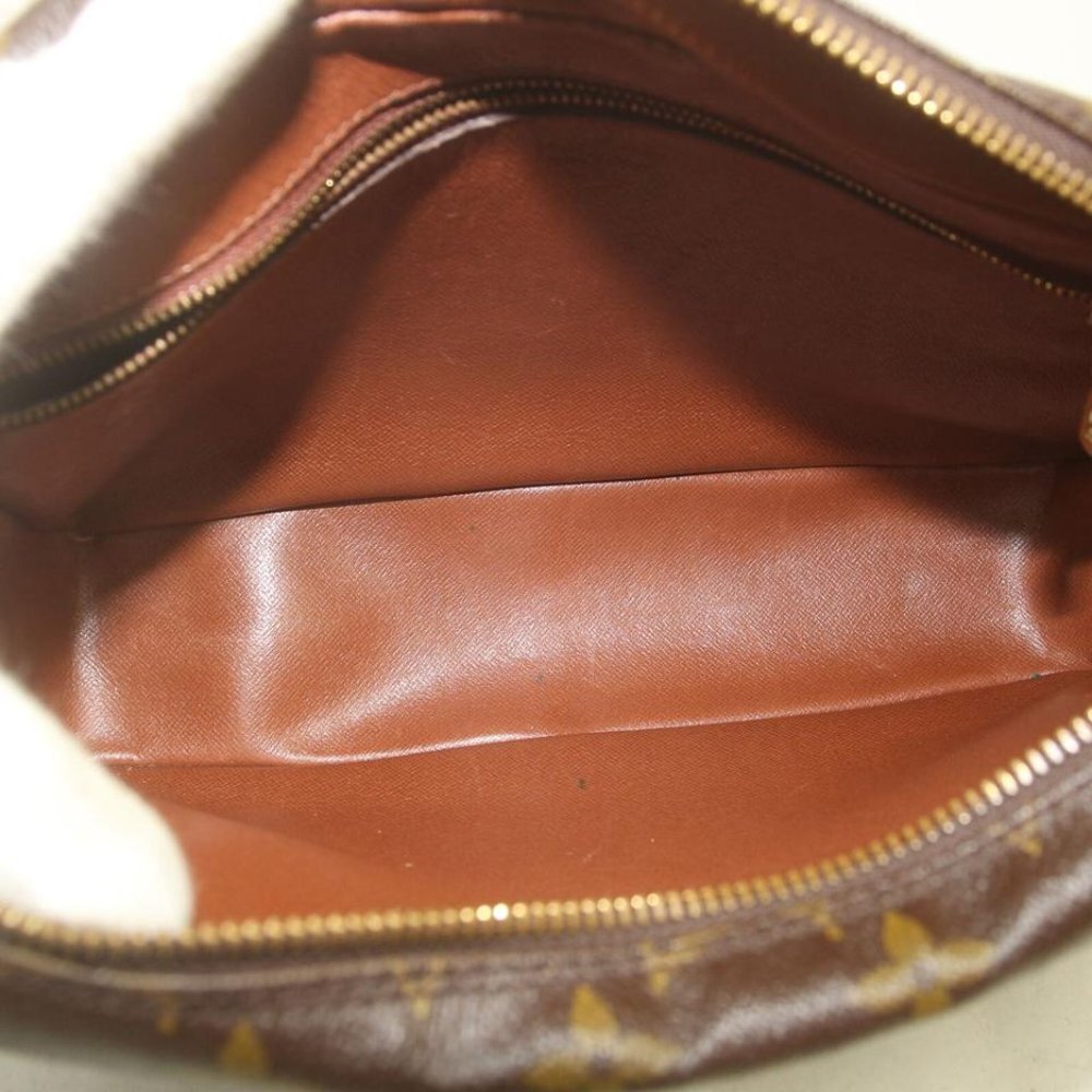 Louis Vuitton Monogram Trocadero 27 Crossbody Bag - Picture 11 of 12